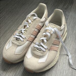 Adidas Women’s Retropy E5 Lace Sneakers